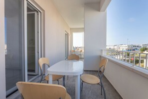 Apartment, Balcony | Outdoor dining - Sole Apartment (Torre San Giovanni)