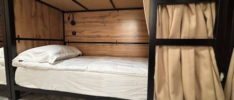 Bureau, espace de travail pour ordinateurs portables