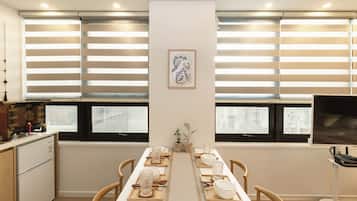 Family Room | Dining