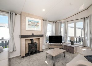 TV - Exclusive 2 Bed HT (Pet) (Fowey)