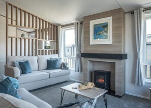 TV - Exclusive 2 Bed (Pet) (Fowey)