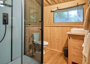 Bathroom - 2 bedroom accommodation in Hayle (Hayle)