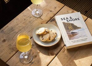 Unclassified image, 3 of 24, button