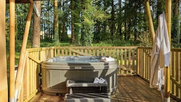 Bain à remous extérieur