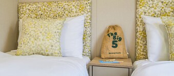 Superior 2 Bedroom sleeps 6 Pet Friendly