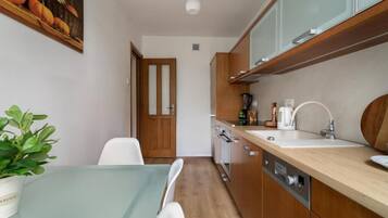 Classic Apartment, Balcony | Private kitchen