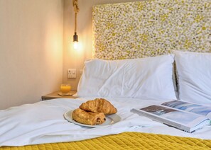 3 bedrooms, free WiFi - The Superior 3 Bed is a comfortable and spacious sleeps 8 caravan. (Hayle)