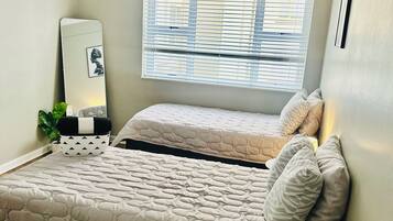 2 bedrooms, iron/ironing board, free WiFi, bed sheets