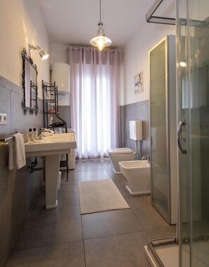 Unclassified image, 4 of 13, button