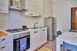 Unclassified image, 2 of 11, button - Pozzuoli apartment, a stone's throw from the metro (Pozzuoli)