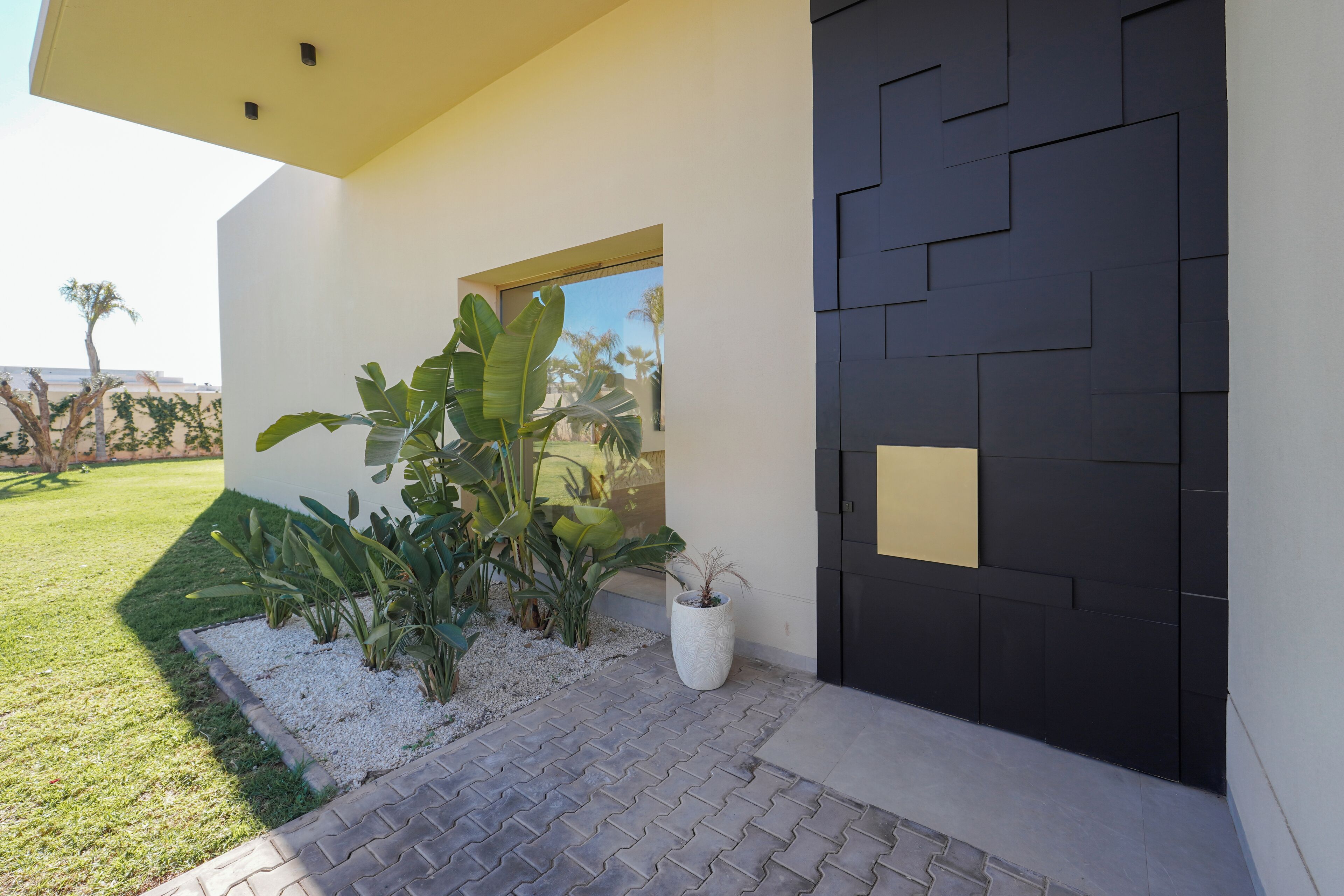 المنطقة المحيطة بالمنشأة