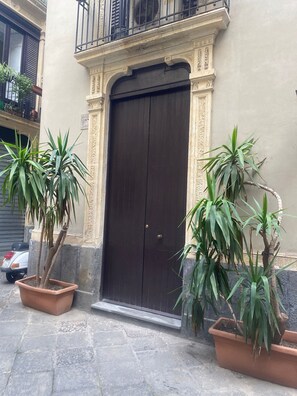 Exterior detail - Giampy's house (Catania)
