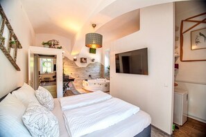 1 slaapkamer, een strijkplank/strijkijzer, wifi, beddengoed
