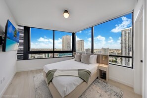 2 bedrooms, desk, iron/ironing board, WiFi - 225 DISTRICT LUXURY APARTMENT DOWNTOWN (MIAMI)