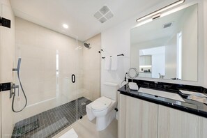 Hair dryer - 225 DISTRICT LUXURY APARTMENT DOWNTOWN (MIAMI)