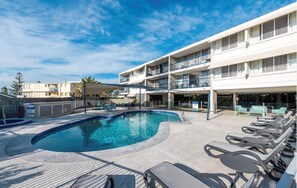 Imagen sin descripción, 3 de 13, botón