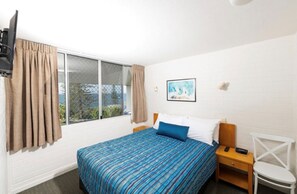 2 slaapkamers, een strijkplank/strijkijzer