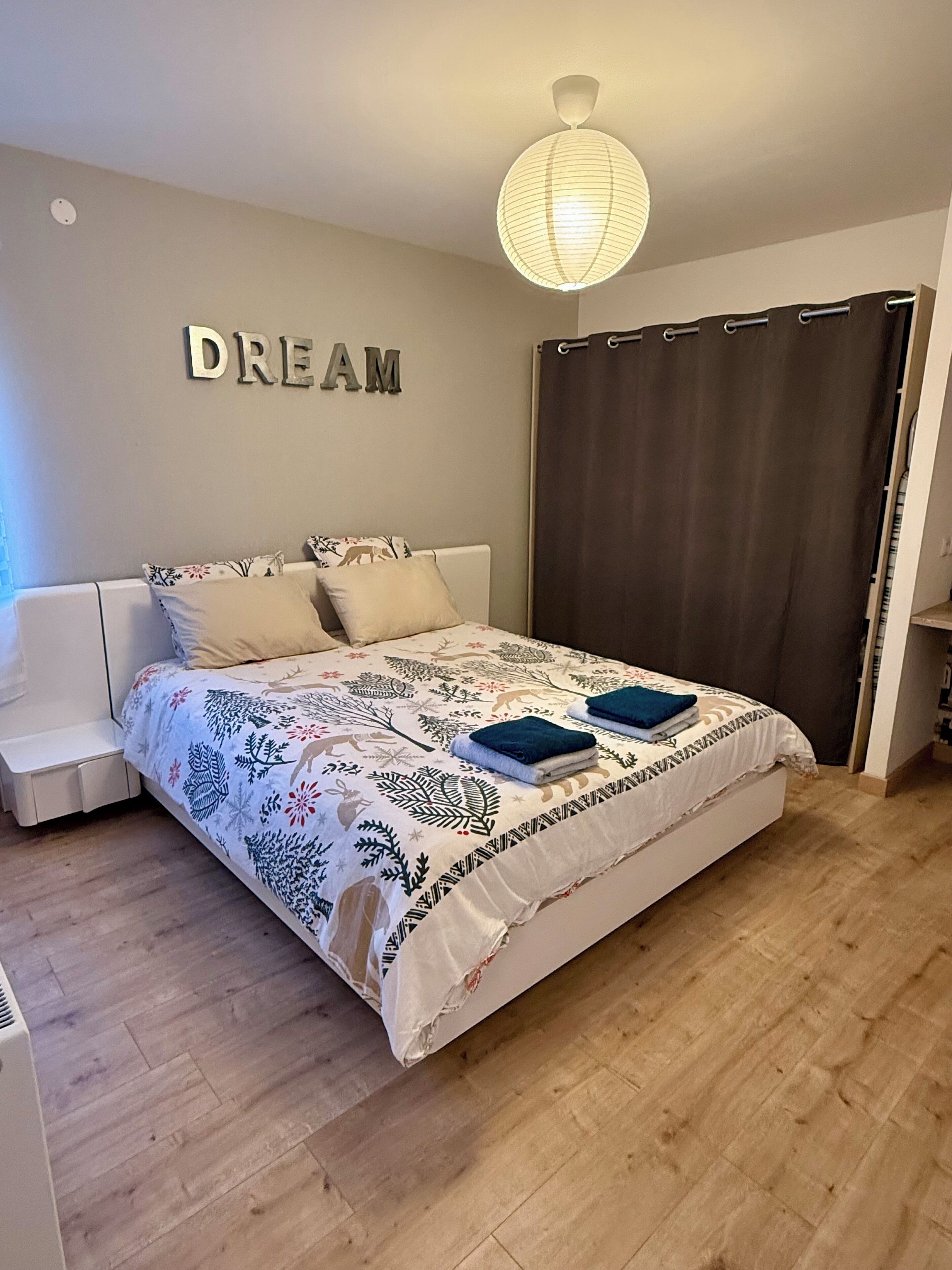 1 bedroom, desk, iron/ironing board, free WiFi