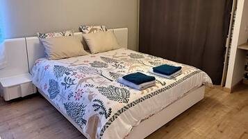 1 bedroom, desk, iron/ironing board, free WiFi