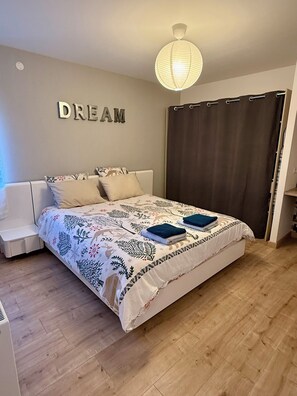 1 chambre, bureau, fer et planche Ă repasser, Wi-Fi gratuit