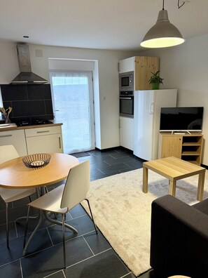 Unclassified image, 5 of 16, button