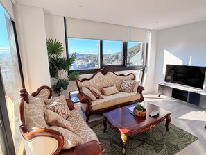 Smart TV - Apartment located in 21st floor in Gosford's newest landmark building. (West Gosford)