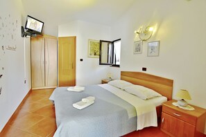 1 habitación, internet y ropa de cama 