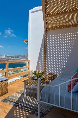 Property grounds - Villa Sean with pool - My Rental Homes (Akrotíri)