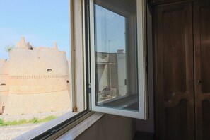 Interni