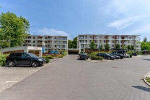 Deluxe Apartment, Garden View | Exterior - Malila Premium Apartments Tauron Lema 7 (Kraków)