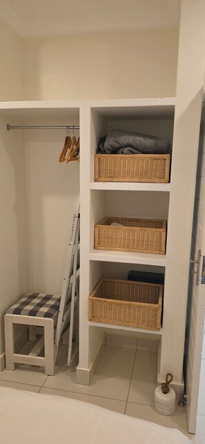 Interior - La Ballito 606 2 sleeper unit with Seaview room (Ballito)