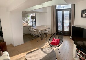 Interior - Comfortable, bright and furnished family duplex - T3 Porte de Versailles. (Paris)