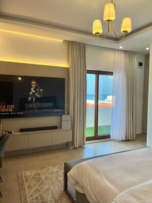 Estudio de lujo, balcón, vistas al mar | Tabla de planchar con plancha y wifi gratis