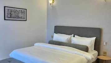 Estudio de lujo, balcón, vistas al mar | Tabla de planchar con plancha y wifi gratis