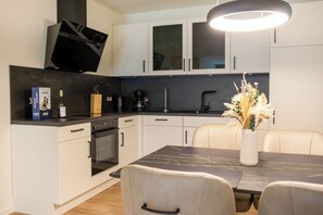 Fridge, oven, stovetop, dishwasher - Coast33/40 - Time out by the sea. Sauna. Balcony. Close to the beach. (Tossens)