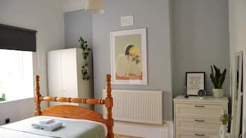 1 bedroom, iron/ironing board, WiFi, bed sheets