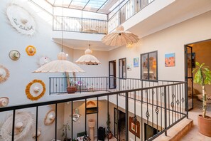 Interior - Riad Privé 4 Suites avec Piscine Chauffée, Rooftop & Vue Atlas – Médina (Marrakesh)
