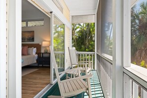 Property grounds - Iris-istible Options by Beach Boutique Rentals (Anna Maria)