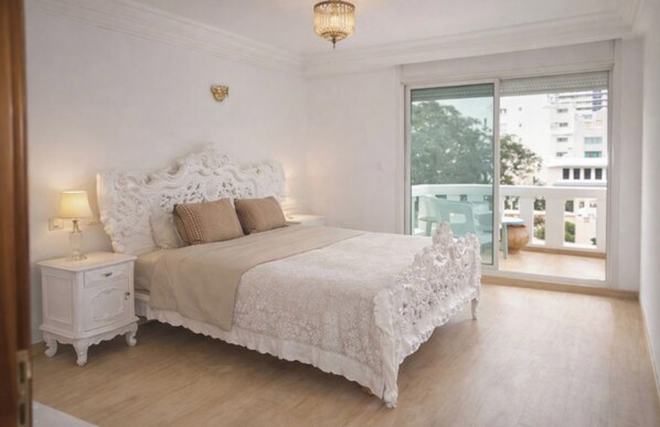 4 bedrooms, WiFi, bed sheets - Luxury apartment in Casablanca (Dar-el-Beida)