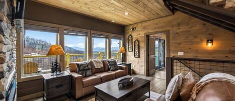 スマートテレビ、暖炉