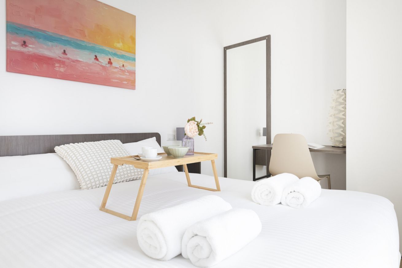 2 bedrooms, desk, iron/ironing board