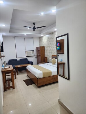 Unclassified image, 3 of 17, button - Frolic Hotel (Noida)