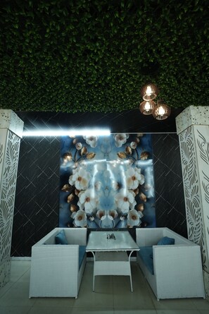 Banquet hall - Frolic Hotel Near Sec 52 Noida Metro Station (Noida)