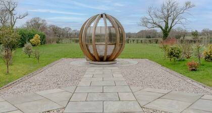 Sorbrose Retreat, Hot Tub | Games Room | Sleeps 20