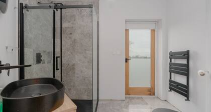 Sorbrose Retreat, Hot Tub | Games Room | Sleeps 20