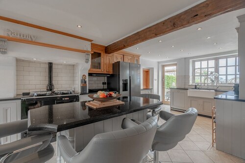 Sorbrose Retreat, Hot Tub | Games Room | Sleeps 20