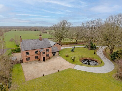 Sorbrose Retreat, Hot Tub | Games Room | Sleeps 20