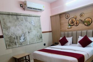 Deluxe Double Room, City View | Desk, laptop workspace, free WiFi - Hotel Shreenidhi Dwarka (Dwarka)