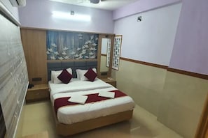 Deluxe Double Room, City View | Desk, laptop workspace, free WiFi