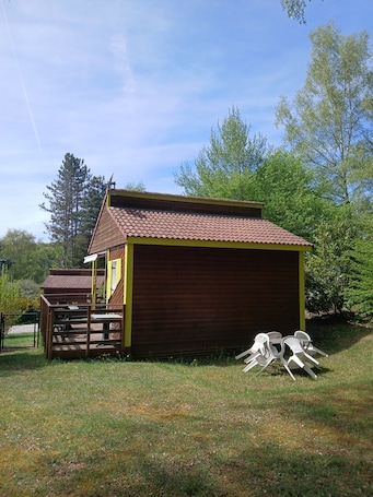 Terrace/patio. Quiet, air-conditioned, fenced chalet